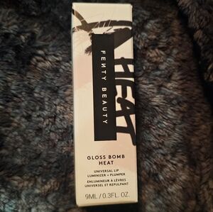 Fenty Beauty gloss bomb heat
